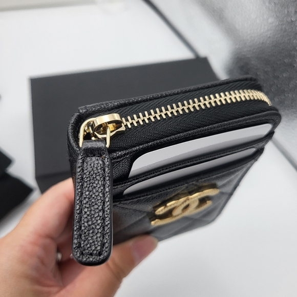 Brand new authentic Chanel Caviar Quilted Zip Card Holder wallet in cavi… - Picture 3 of 12